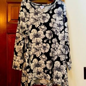 Lularoe Elizabeth tunic